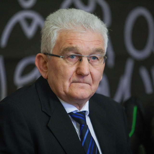 <p>Za svaki dan tijekom Domovinskog rata u kojem ste mogli izgubiti život, Plenkovićeva Vlada ga po novom cjeniku vrednuje sa 10 centi, pi&scaron;e BUZ u priopćenju koje potpisuje Milivoj &Scaron;pika&nbsp;<br>
&nbsp;</p>