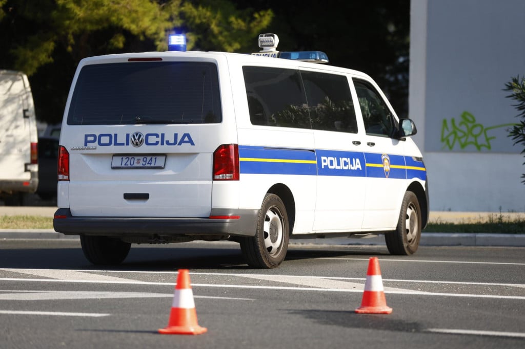 <p>Policija je uspjela zaustaviti 22-godi&scaron;njaka koji je od početka siječnja do sredine srpnja 2026. godine&nbsp;obijesno&nbsp;vozio na državnim i lokalnim cestama na području Marije Bistrice, Zlatara, Zaboka i Krapine&nbsp;(ilustracija)&nbsp;</p>