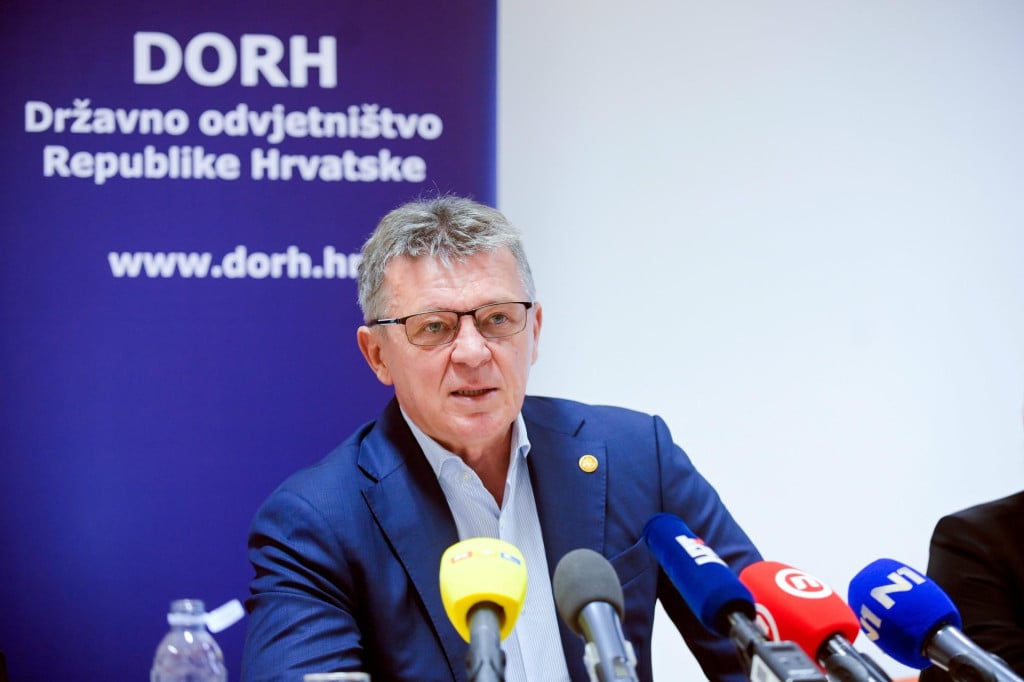<p>Udruga sindikata profesionalnih vatrogasaca najavila je&nbsp; da će podnijeti DORH-u prijavu zbog propusta u zapovijedanju i vođenju intervencije u kojoj je 2022. poginuo vatrogasac Goran Komlenac</p>