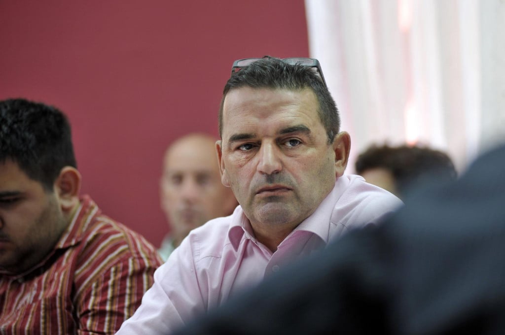 <p>Ivan &Scaron;karičić</p>