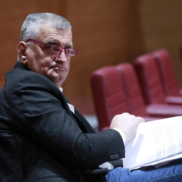 <p>Miro Bulj<br>
&nbsp;</p>