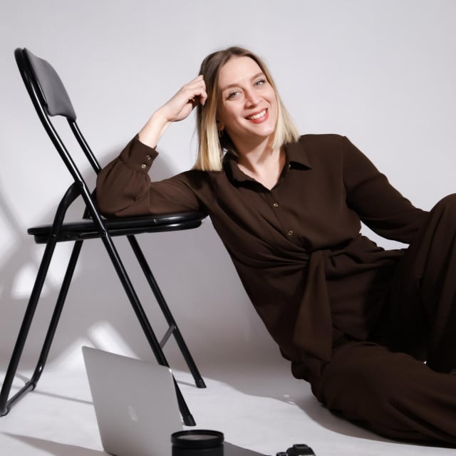 <p>Brigita Božiković: Spojila sam u sebi ono najbolje s Hvara i iz Slavonije</p>