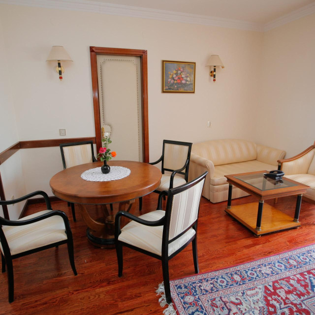<p>Opatija, 270718.<br>
Hotel Mozart i vlasnik Abi Shalabi.<br>
Na fotografiji: predsjednicki apartman.<br>