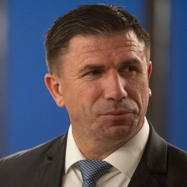 <p>Ivica Pirić: Ljudi iz kluba su mi rekli da dug iznos oko 13 milijuna eura. A u medijima se pojavljuju trostruko veći iznosi. Nosov me pitao &scaron;to je od toga istina</p>