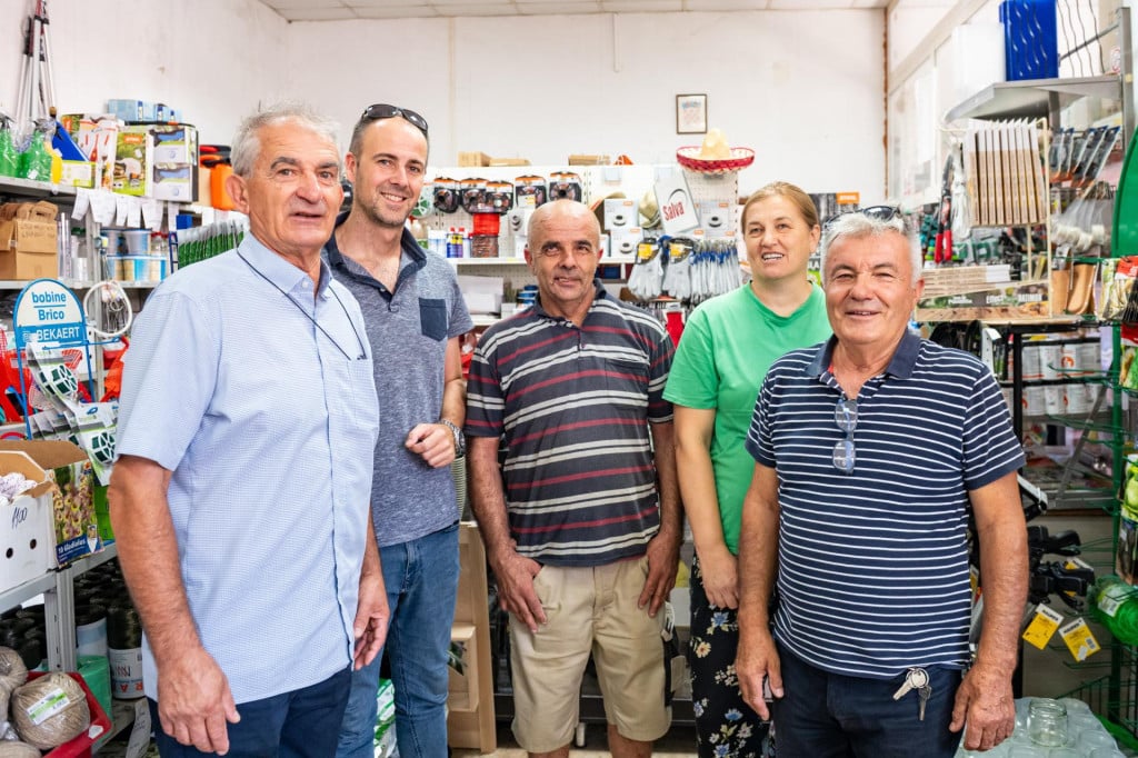 <p>Vlaho Sutić, Dragi&scaron;a Ba&scaron;ić, Mario Vujnović, Karmela Raguž i Ivo Slade&nbsp;</p>