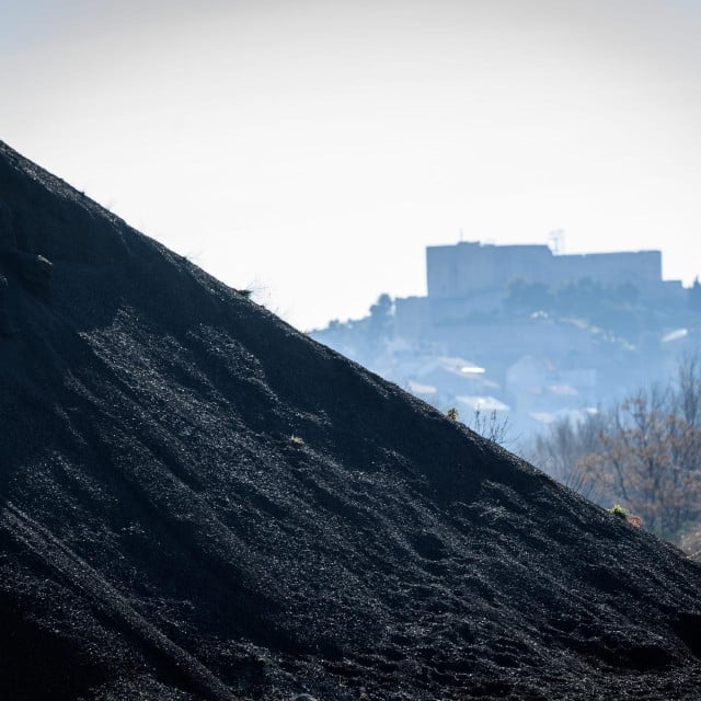 <p><br>
Prostor biv&scaron;e tvornice TEF u gradskoj četvrti Crnica&nbsp;konačno je&nbsp;oči&scaron;ćen&nbsp;crnih brda troske</p>