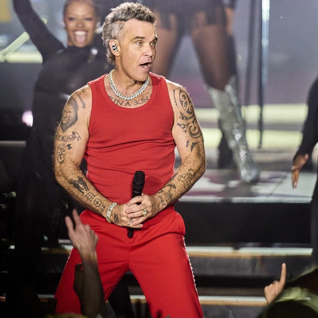 <p>Robbie Williams</p>