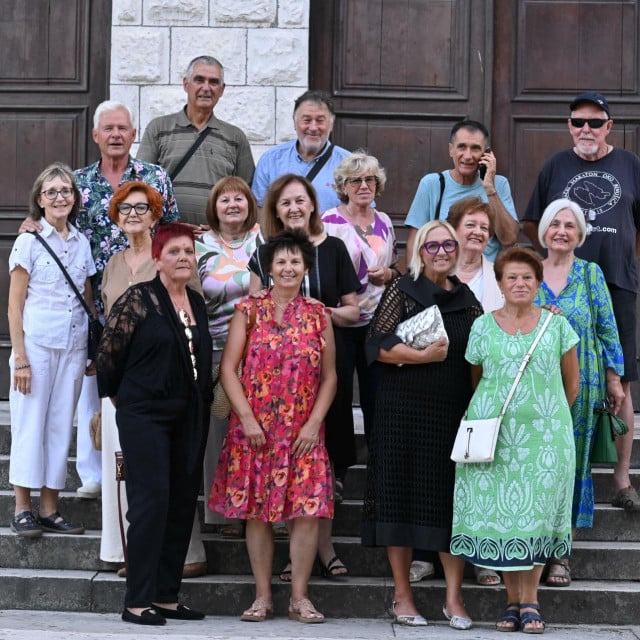 <p>Zadar, 140826.<br>
Razred 4c. gimnazije Jurja Barakovica okupio se na proslavi 50 godina mature.<br>