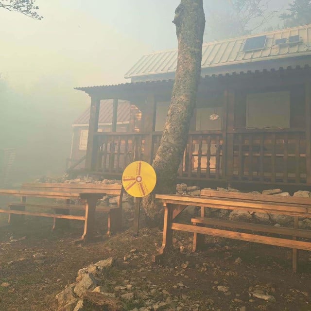 <p>Zbog požara na Dinari planinarima poslano važno upozorenje</p>