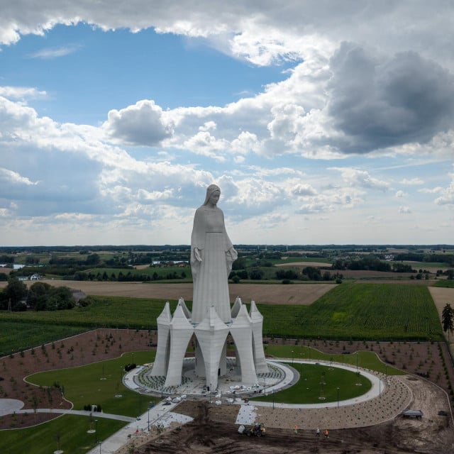 <p>Novi&nbsp;kip Gospe u Poljskoj</p>