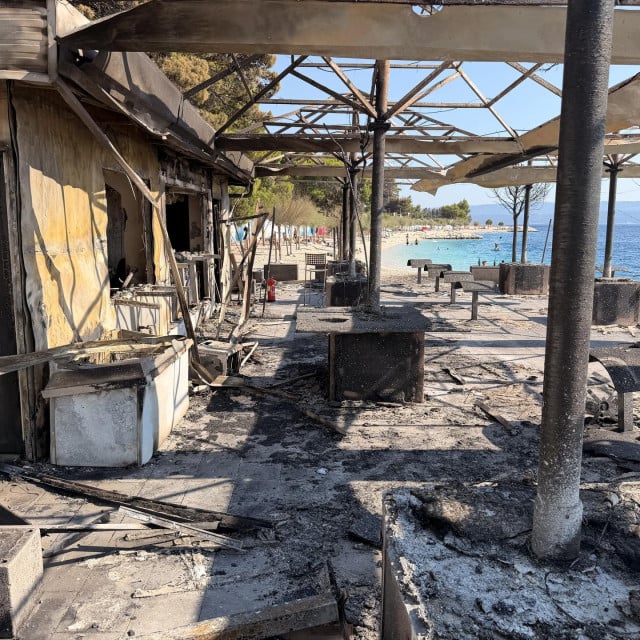 <p>Restoran Baywatch</p>