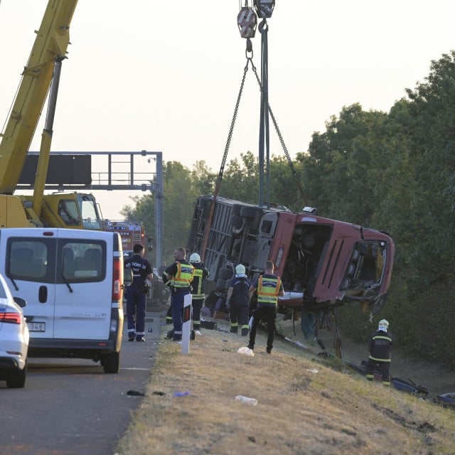 <p>Autobus sa hodočasnicima iz Poljske prevrnuo se na autocesti u Mađarskoj</p>

<p>&nbsp;</p>