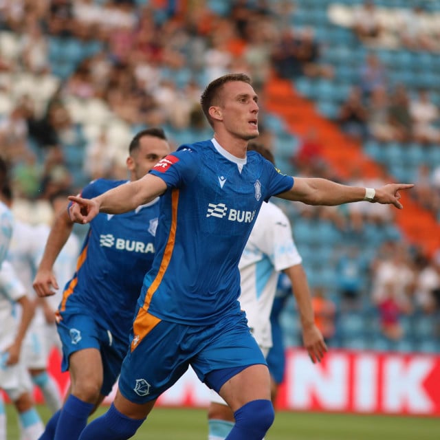 <p>Varazdin,160826<br>
Gradski stadion Varazdin.<br>
Nogometna utakmica 3. kola SuperSport NHL-a, NK Varazdin - HNK Rijeka.<br>
Na fotografiji: strijelac drugog pogotka Ivan Mamut.<br>