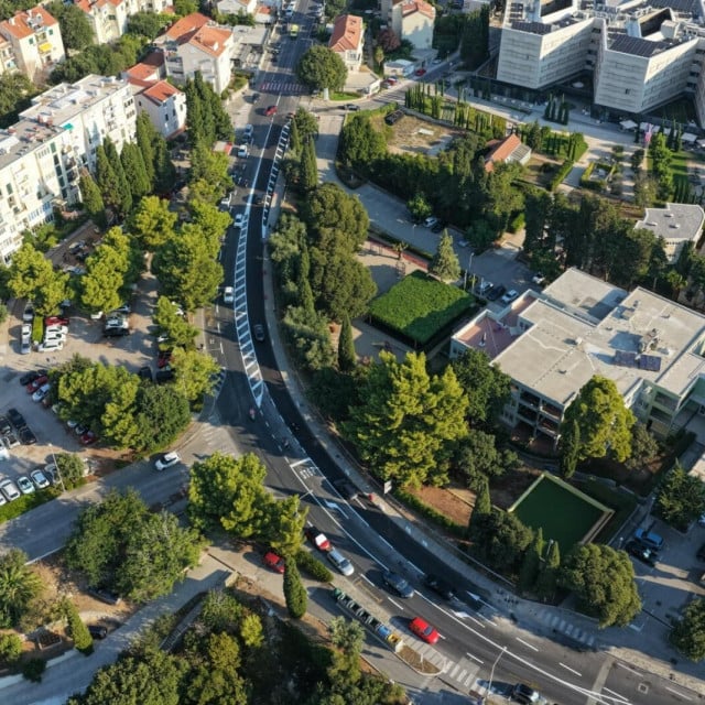 <p>Oborinska odvodnja na Vojnoviću</p>