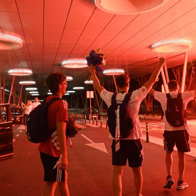 <p>Maro &Scaron;u&scaron;ić, Antoan &Scaron;pilar, Ante Jerković i Igor Računica, dio vaterpolo reprezentacije U20 osvojili su Europsko prvenstvo. Za njih je organiziran emotivan doček u dubrovačkoj Zračnoj luci</p>