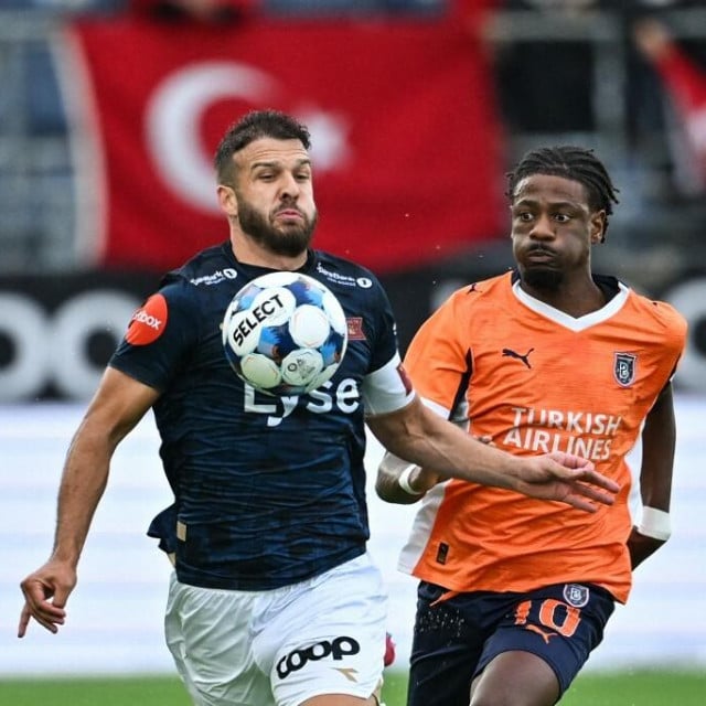 <p>Zlatko Tripić u duelu</p>