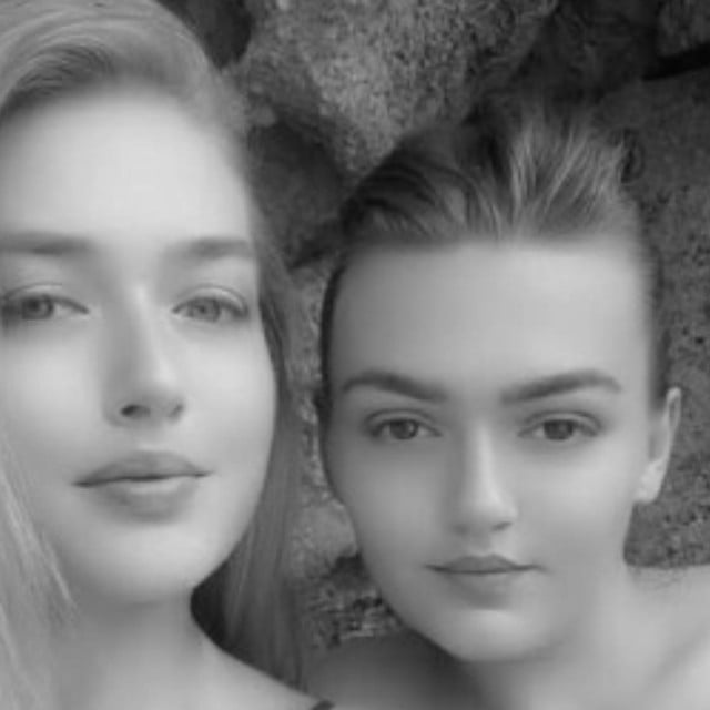 <p>PRIVATNI ALBUM</p>