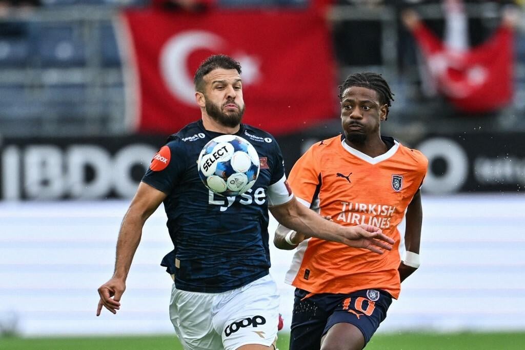 <p>Zlatko Tripić u duelu</p>