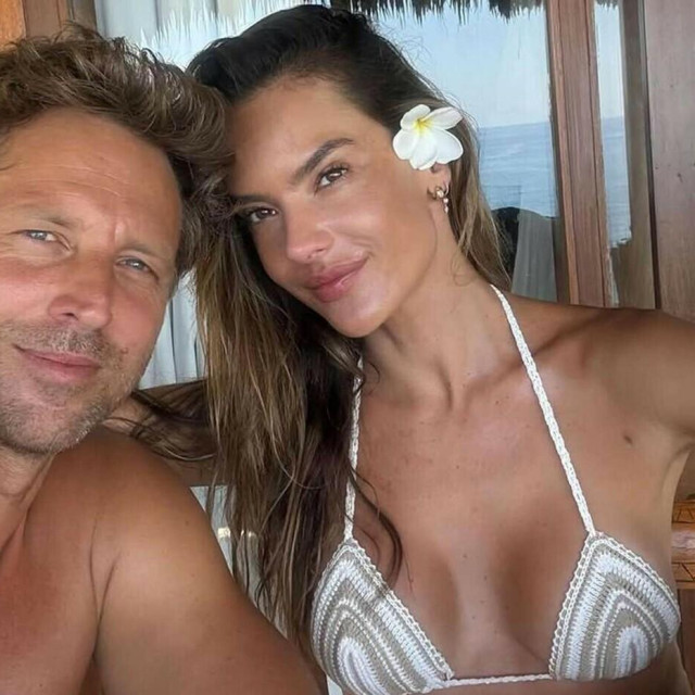 <p>Alessandra Ambrosio sa zaručnikom, uspje&scaron;nim australskim dizajnerom nakita Buckom Palmerom</p>