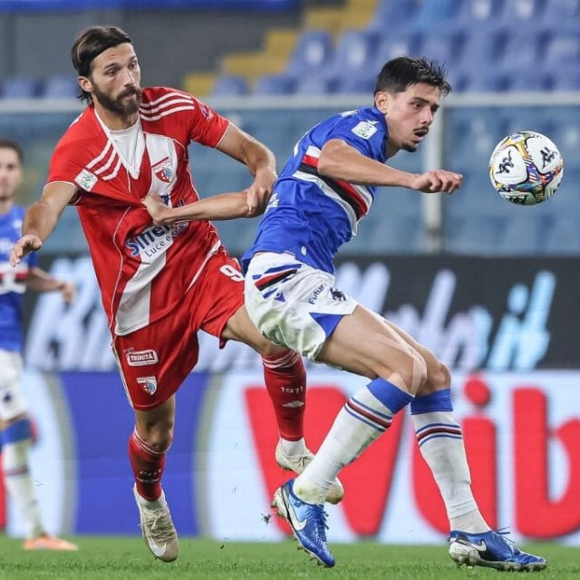 <p>Dennis Hadžikadunić pro&scaron;le sezone u dresu Sampdorije</p>