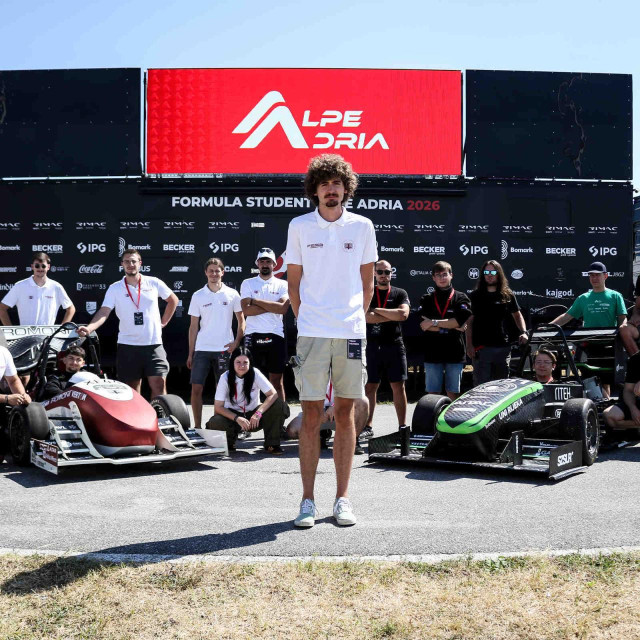 <p>Bartol Deak iz Ploča usred formula student spektakla među 90 timova iz cijelog svijeta!</p>
