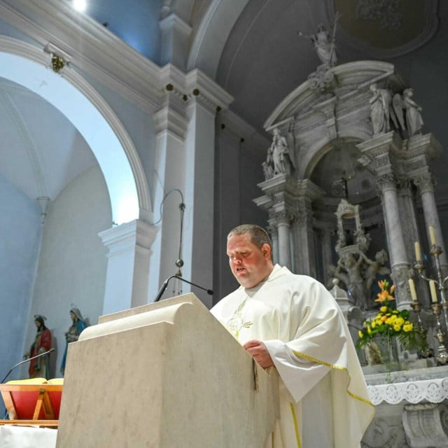 <p>Fra Ivo Rastočić</p>
