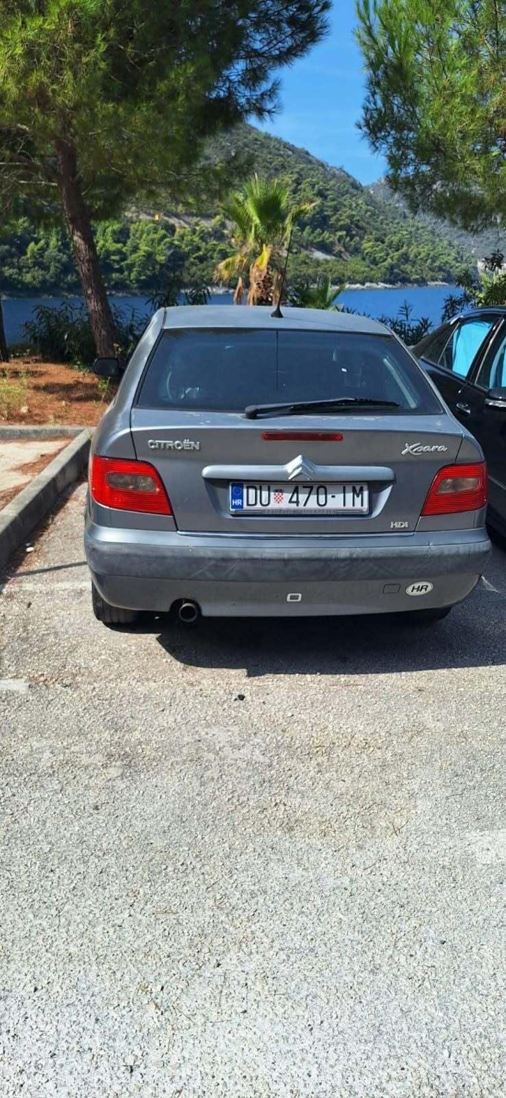 <p>Željko Ba&scaron;ica uz pomoć grupe Tata je tata poklanja automobil potrebitima nakon požara u Omi&scaron;u</p>