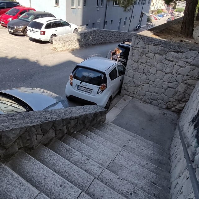 <p>Na&scaron;ao je prostor</p>