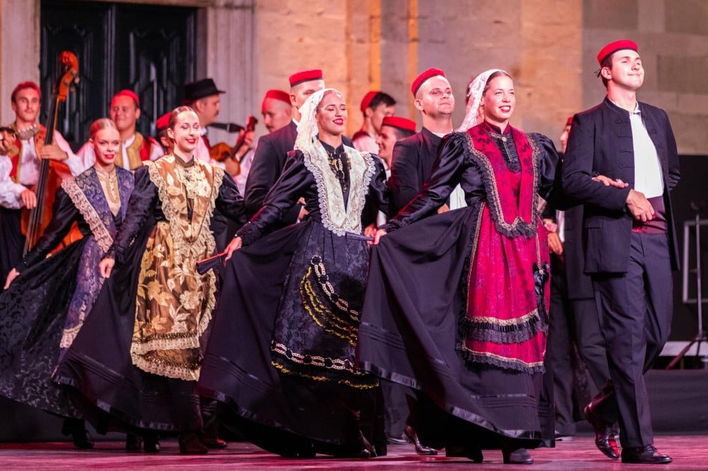 <p>Linđovci su ponovno pokazali ljepotu hrvatskog folklora</p>