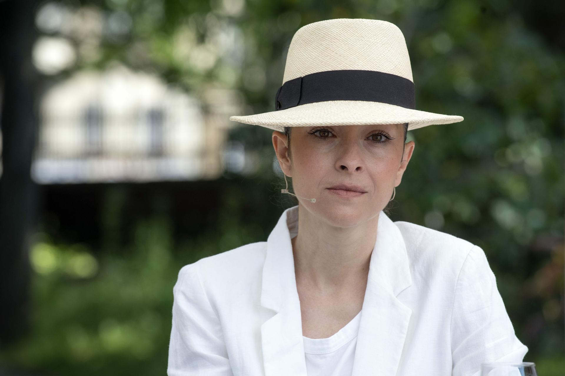 FOTO Zrinka Cvitešić proživljava veliku bol: umro joj je voljeni tata, na ovoj fotki ju je pratio na premijeri sa štakom