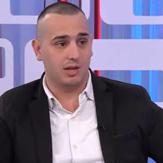 <p>Uhićeni boksački prvak<br>
&nbsp;</p>