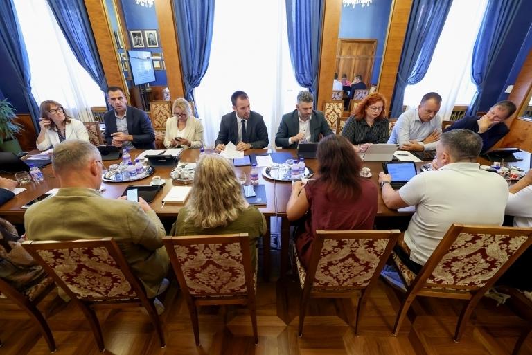 Novi paket pomoć podstanarima i udomiteljima, nastavak ulaganja u škole, vrtiće, igrališta, kulturne projekte...