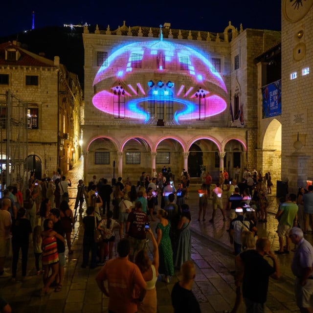 <p>Dubrovnik, 190626.<br>
Medjunarodni festival svjetlosti Lumiart na Stradunu.<br>