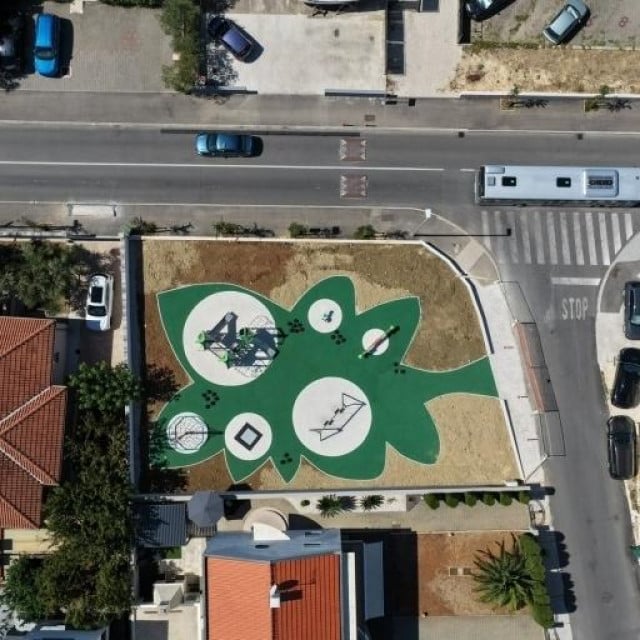 <p>Novo dječje igrali&scaron;te na Plovaniji</p>