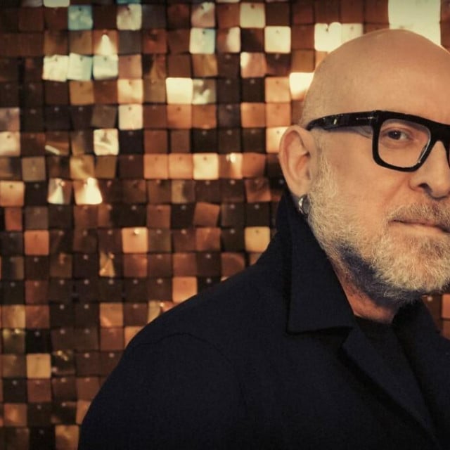 <p>Mario Biondi 28. kolovoza nastupa u Galeriji Me&scaron;trović u sklopu Vibrez Festivala. Njegov&nbsp;duboki, bar&scaron;unasti bariton postao je njegov za&scaron;titni znak, a tijekom karijere često su ga&nbsp;uspoređivali s glasovima poput Barryja Whitea, Isaaca Hayesa i Teddyja Pendergrassa</p>

<p>&nbsp;</p>