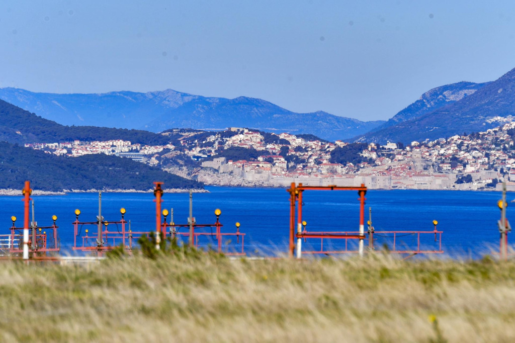 <p>Dubrovnik, 250324. Vjezba izvanrednog dogadjaja u Zracnoj luci Rudjer Boskovic. Na fotografiji: Panorama Dubrovnika.