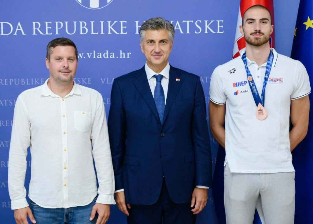 <p>Frane Ćirak, premijer Andrej Plenković i Vlaho Nenadić</p>