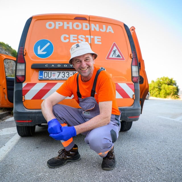 <p>Marko dnevno prijeđe vi&scaron;e od 200 kilometara, Jadransku magistralu poznaje kao svoj &scaron;pag</p>