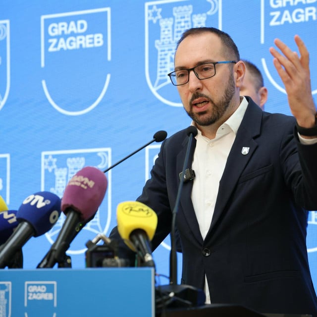 <p>Tomislav Toma&scaron;ević:&nbsp;Svi znaju o kojim se obiteljima radi, koje imaju firme koje su registrirane na ljude koji nemaju nikakvih prihoda&nbsp;</p>
