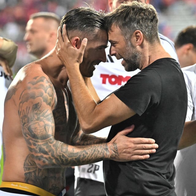<p>Czestochowa, Poljska, 270826.<br>
Gradski stadion Rakow.<br>
Slavlje igraca Hajduka nakon pobjede u utakmici play-offa UEFA Konferencijske lige, Rakow - Hajduk.<br>
Na fotografiji: Marko Livaja, Gonzalo Garcia.<br>