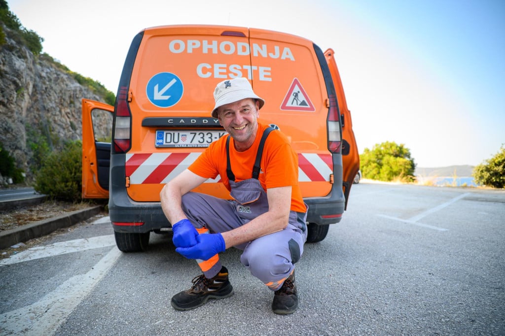 <p>Marko dnevno prijeđe vi&scaron;e od 200 kilometara, Jadransku magistralu poznaje kao svoj &scaron;pag</p>