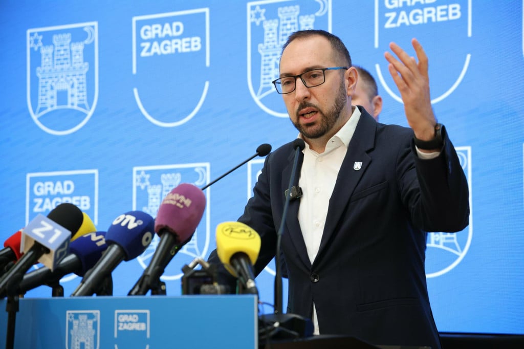 <p>Tomislav Toma&scaron;ević:&nbsp;Svi znaju o kojim se obiteljima radi, koje imaju firme koje su registrirane na ljude koji nemaju nikakvih prihoda&nbsp;</p>