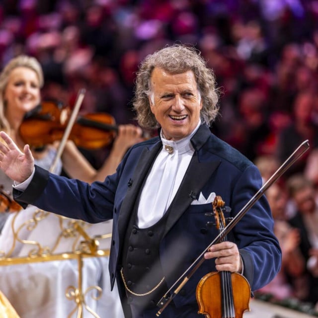 <p>Jedan od najpoznatijih svjetskih violinista i dirigenata Andr&eacute; Rieu za svoje božićne koncerte u Maastrichtu traži mali pjevački talent u dobi od četiri do osam godina</p>

<p>&nbsp;</p>

<p>&nbsp;</p>