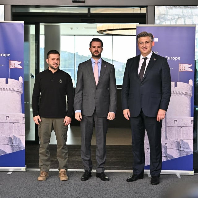 <p>Crnogorski prredsjednik Jakov Milatović u dru&scaron;tvu ukrajinskog predsjednika Volodimira Zelenskog i hrvatskog premijera Andreja Plenkovića u Dubrovniku</p>
