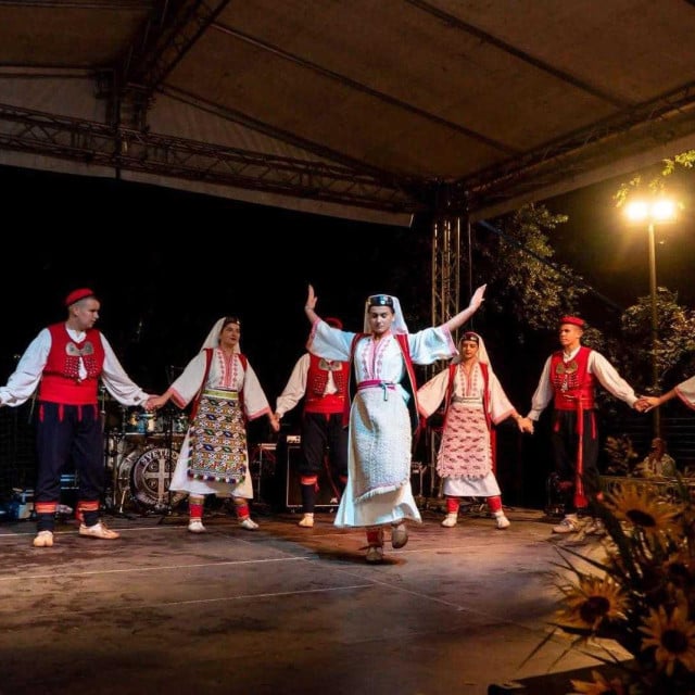 <p>Večer folklora u Gali</p>