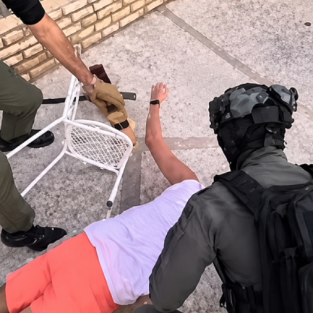 <p>Nakon dovr&scaron;enog policijskog postupanja (na slici)&nbsp;30-godi&scaron;njak je predan pritvorskom nadzorniku PU &scaron;ibensko-kninske</p>