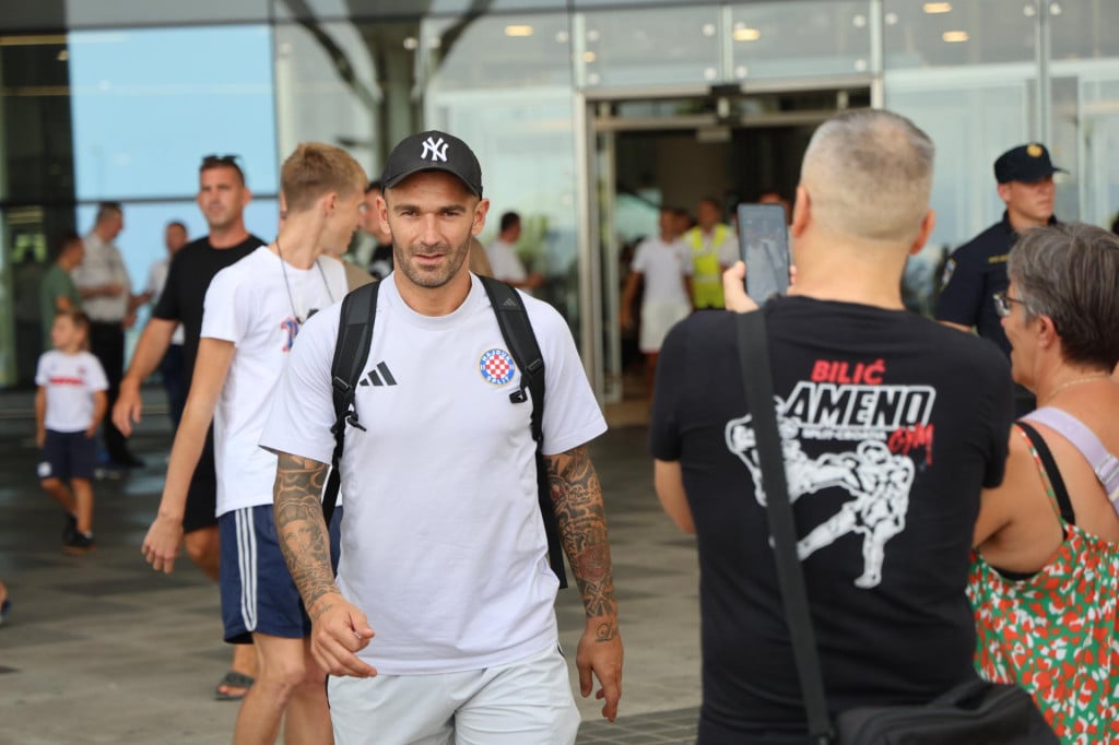 <p>Kastel Stafilic, 280826.<br>
Docek igraca Hajduka u Zracnoj luci Split nakon pobjede u utakmici play-offa UEFA Konferencijske lige protiv Rakowa.<br>
Na fotografiji: Marko Livaja.<br>