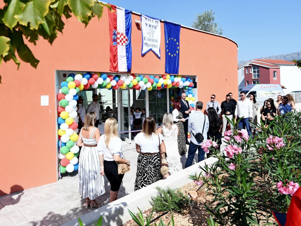 <p>Svečano otvaranje dječjeg vrtića Čarobni pianino<br>
<br>
&nbsp;</p>