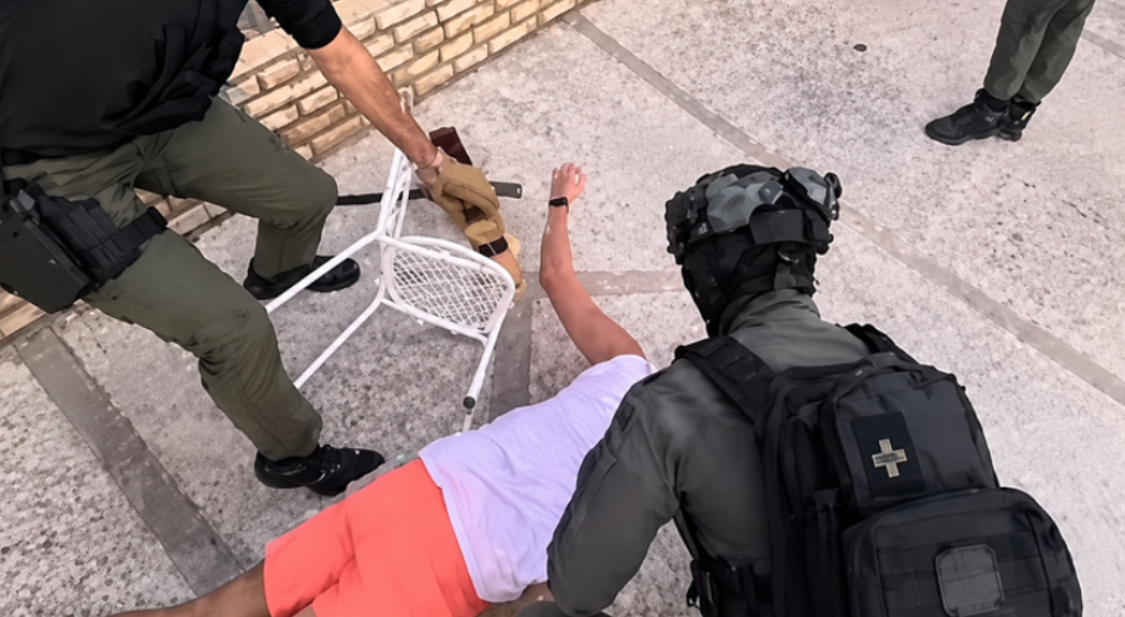 <p>Nakon dovr&scaron;enog policijskog postupanja (na slici)&nbsp;30-godi&scaron;njak je predan pritvorskom nadzorniku PU &scaron;ibensko-kninske</p>