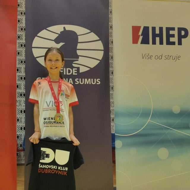 <p>Matea Račević osvojila turnir u konkurenciji<br>
djevojčica do 11 godina na Međunarodnoj zavr&scaron;nici Plazma Sportskih igara mladih u Splitu</p>